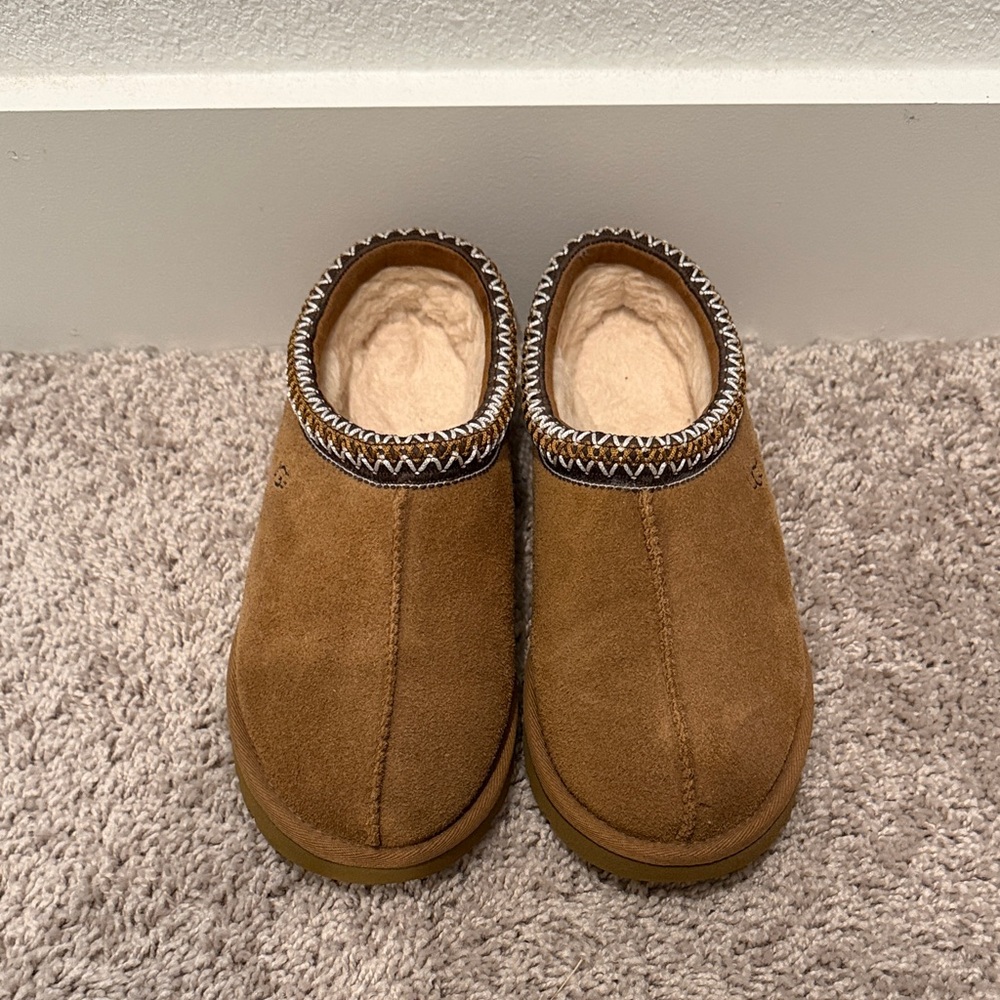 UGG Chestnut Brown Slippers - Size 8